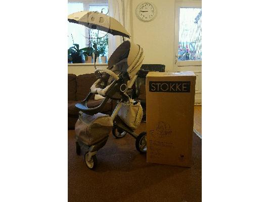 PoulaTo: Stokke Xplory v4 πλήρη μωρό καροτσάκι 3 σε 1